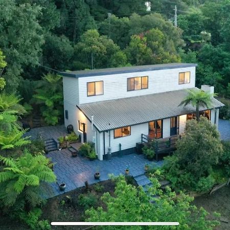 Tree Top Retreat Apartment Emerald Exterior photo